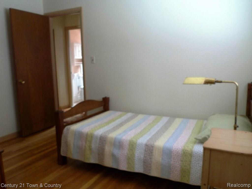 4117 Mark Orr Road Royal Oak, MI 48073 - Photo 9 of 19 Bedroom 3 - Copy.jpg