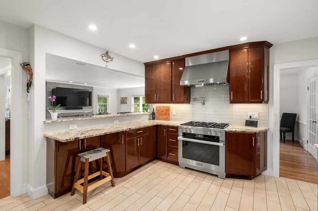 19 Druid Hill Road Newton, MA 02461 - Photo 9 of 35