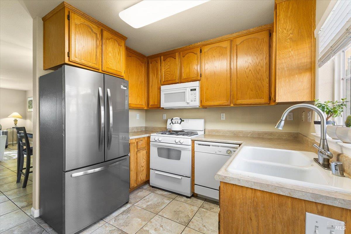 2310 Iroquois Street Santa Rosa, CA 95403 - Photo 8 of 26