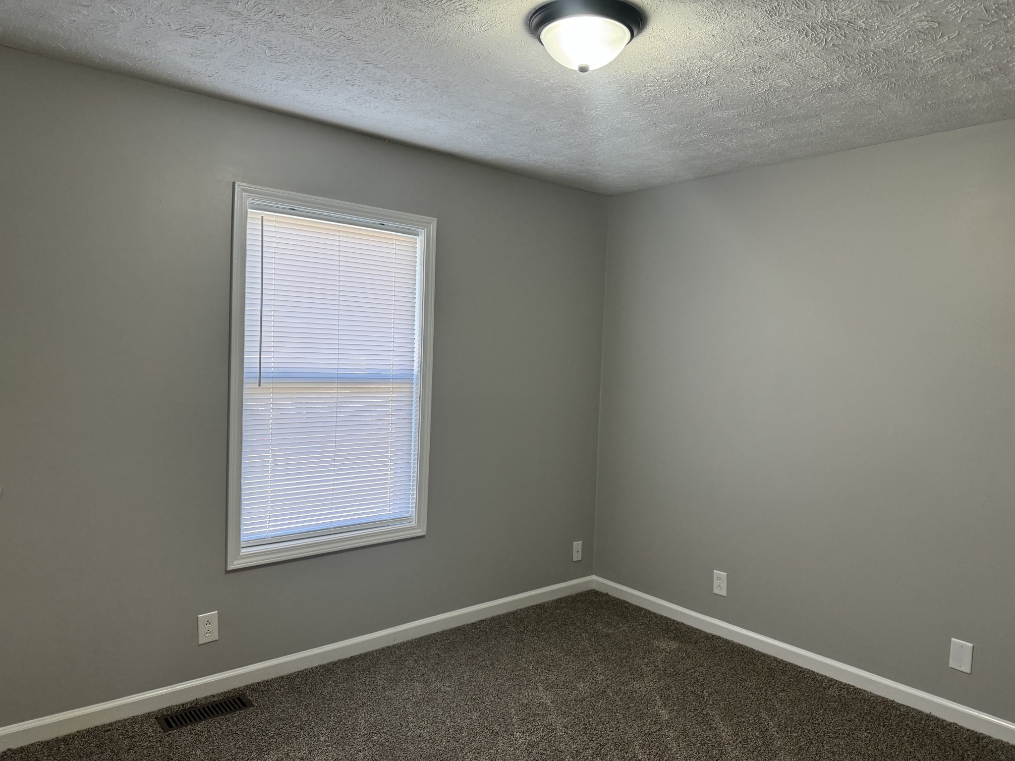 1720 Baltimore Drive, Unit C Clarksville, TN 37043 - Photo 14 of 14 an empty room with a window