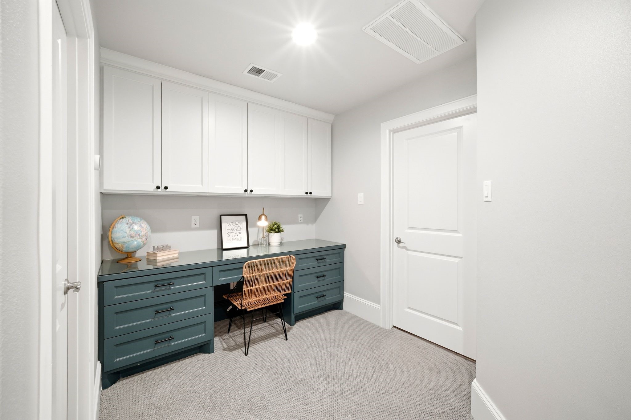 27414 South Rondelet Drive Spring, TX 77386 - Photo 33 of 50 Workspace upstairs between bedrooms 4 and 5