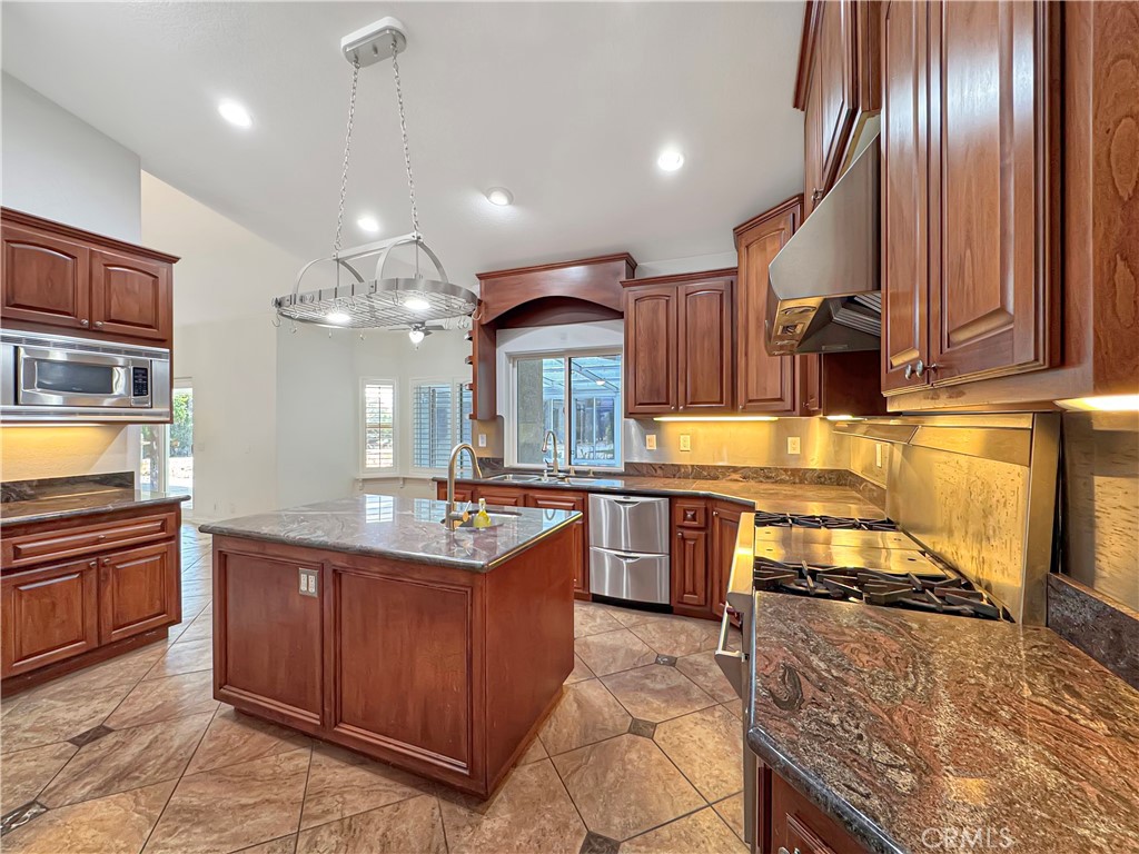 875 Clark Street Riverside, CA 92501 - Photo 8 of 56