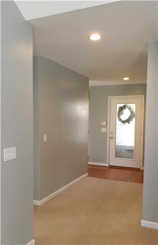 124 Foxrun Springfield, TN 37172 - Photo 5 of 20 Spacious entry foyer.
