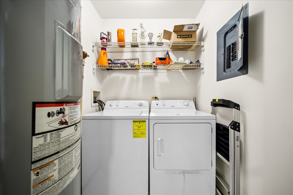 935 Golf Course Road, Unit 1 Crystal Lake, IL 60014 - Photo 10 of 10 a utility room with dryer and washer