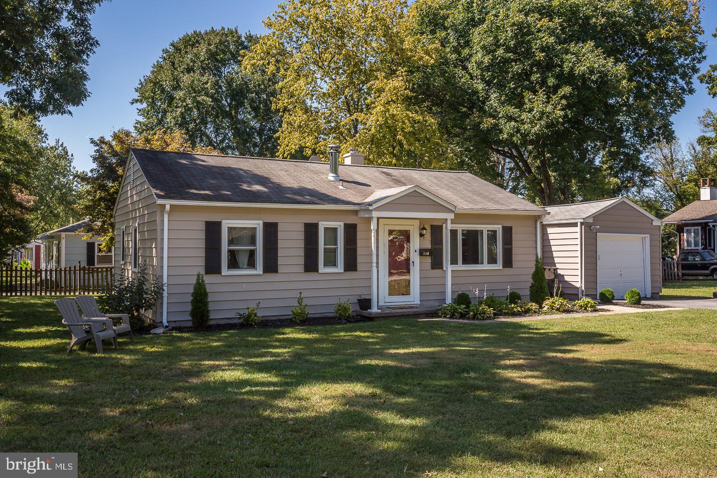 106 Manor Road Paoli, PA 19301 - Photo 4 of 30