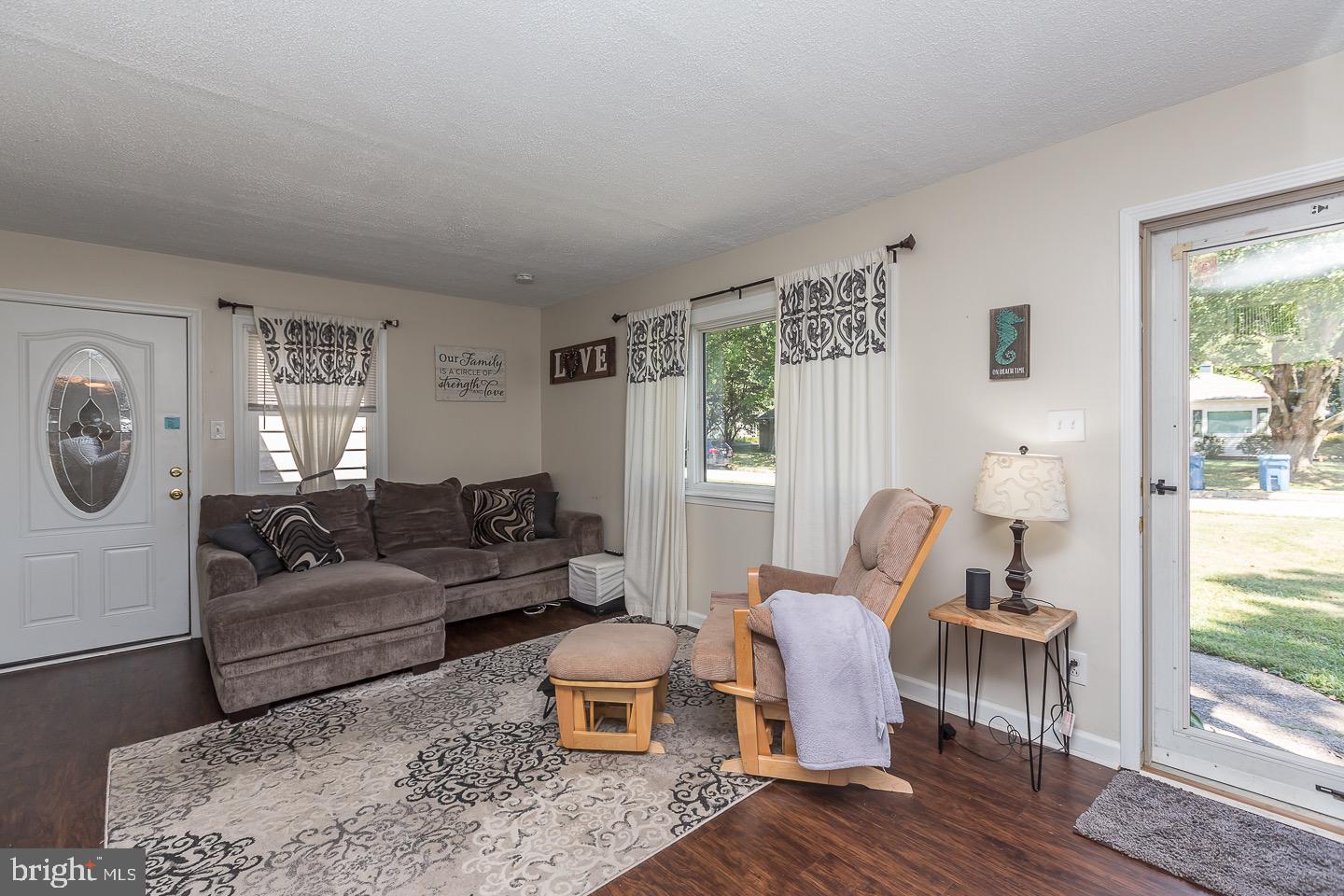 106 Manor Road Paoli, PA 19301 - Photo 5 of 30