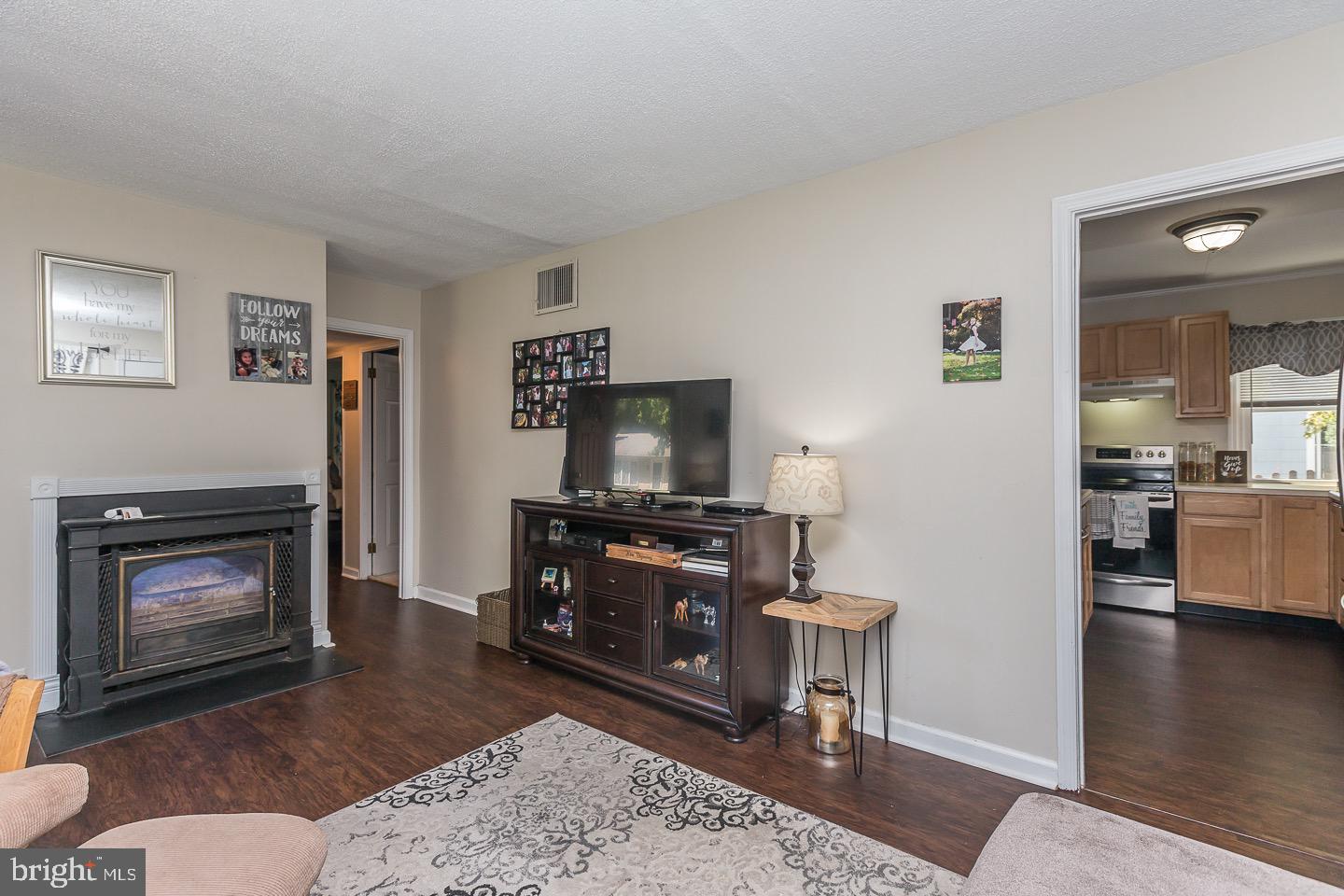 106 Manor Road Paoli, PA 19301 - Photo 6 of 30