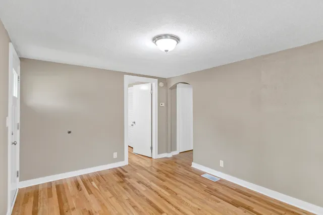 $1,750 | 345 Illinois Street, Carpentersville, IL 60118