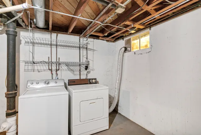 $1,750 | 345 Illinois Street, Carpentersville, IL 60118