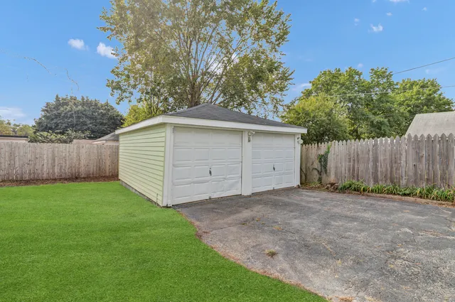 $1,750 | 345 Illinois Street, Carpentersville, IL 60118