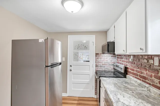 $1,750 | 345 Illinois Street, Carpentersville, IL 60118