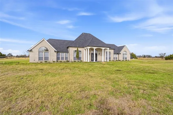 $599,000 | 10840 Farm To Market Road 1895, Kemp, TX 75143