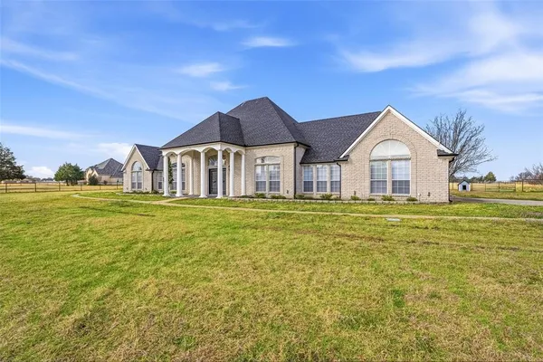 $599,000 | 10840 Farm To Market Road 1895, Kemp, TX 75143