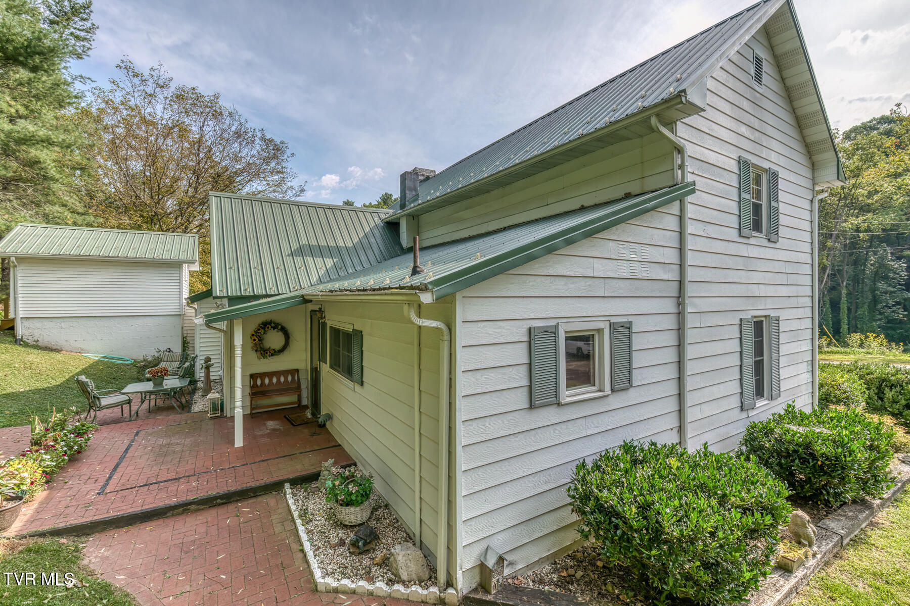 6646 Roan Creek Road Butler, TN 37640 - Photo 13 of 56 6646 Roan Creek Road-32