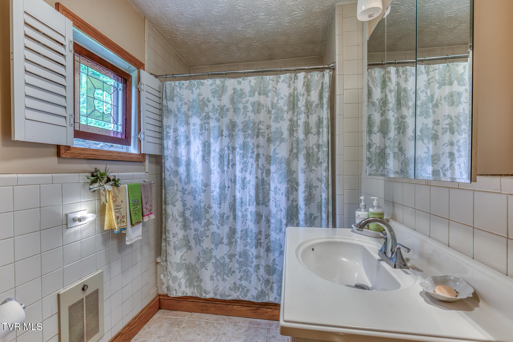 6646 Roan Creek Road Butler, TN 37640 - Photo 38 of 56 6646 Roan Creek Road-23