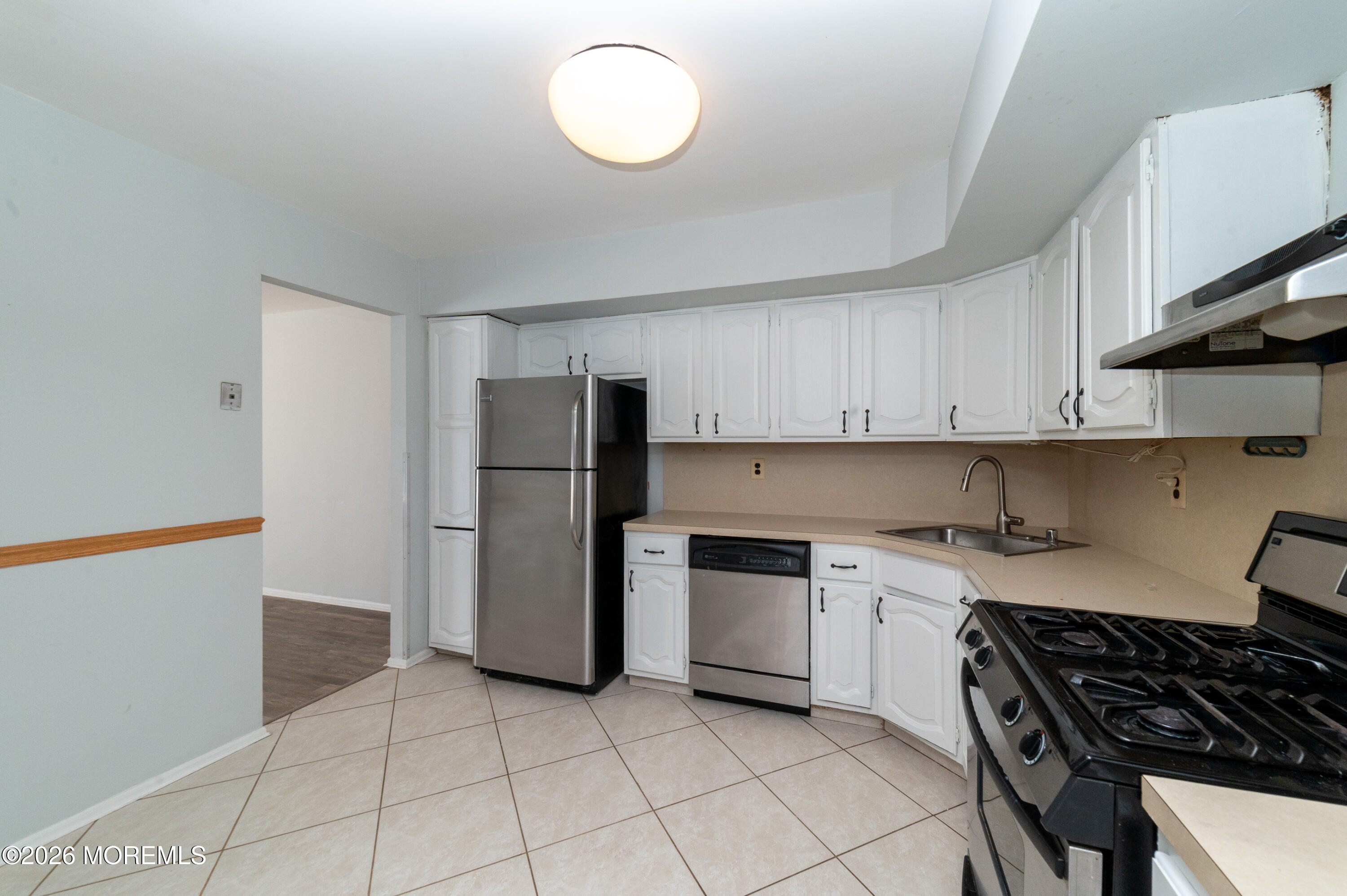 30 Knoll Court Matawan, NJ 07747 - Photo 2 of 17 Kitchen-1