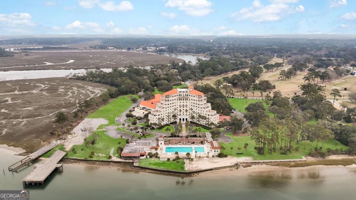 700 Wilmington Island Road, Unit 201 Savannah, GA 31410 - Photo 47 of 51 an aerial view of a houses with yard