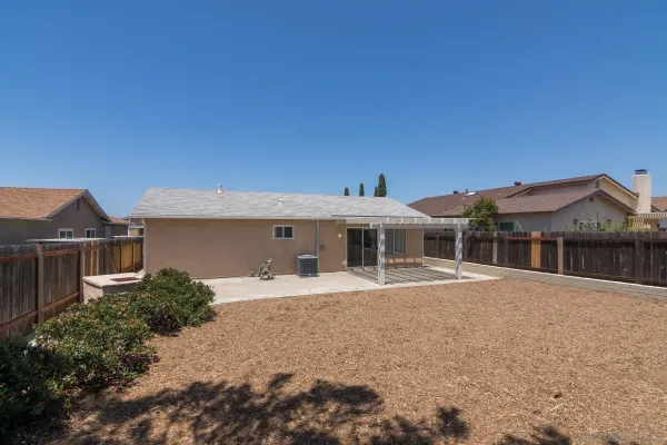 $3,950 | 10939 Avenida Del Gato, San Diego, CA 92126