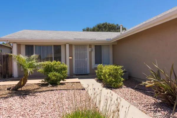 $3,950 | 10939 Avenida Del Gato, San Diego, CA 92126
