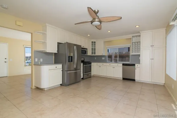$3,950 | 10939 Avenida Del Gato, San Diego, CA 92126