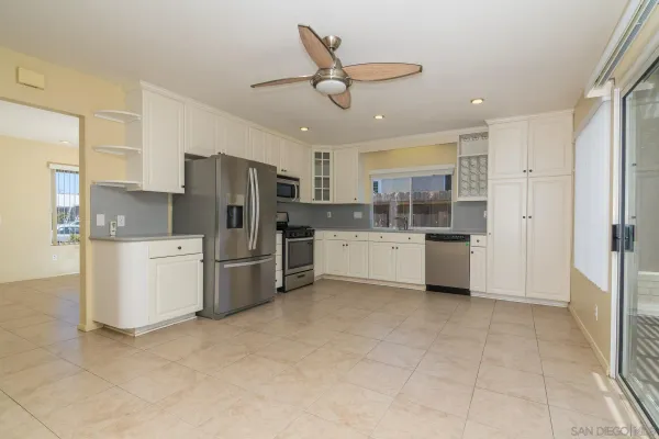 $3,950 | 10939 Avenida Del Gato, San Diego, CA 92126