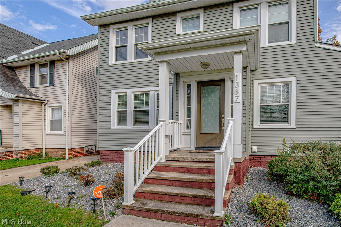 1387 Plainfield Road Cleveland, OH 44121 - Photo 3 of 31