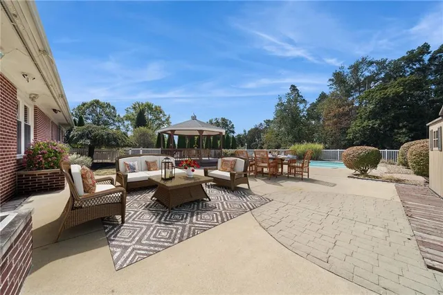 $610,000 | 406 Pennsylvania Avenue, Punxsutawney, PA 15767