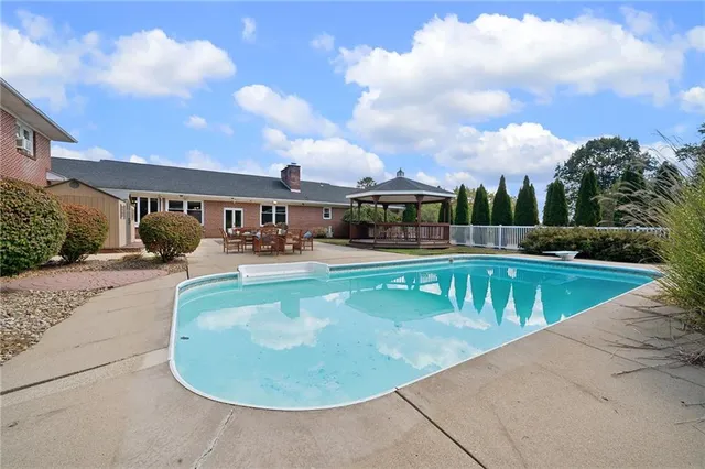 $610,000 | 406 Pennsylvania Avenue, Punxsutawney, PA 15767