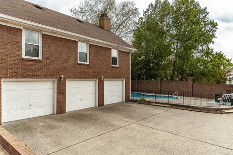 $859,000 | 135 North Country Club Drive, Hendersonville, TN 37075