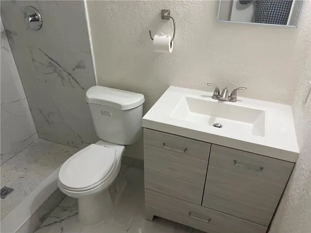 $1,600,000 | 11410 Northwest 39th Street, Coral Springs, FL 33065