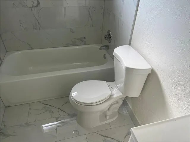 $1,600,000 | 11410 Northwest 39th Street, Coral Springs, FL 33065