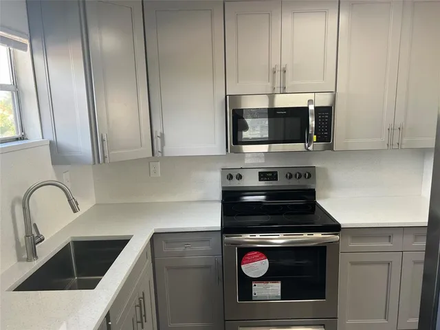 $1,600,000 | 11410 Northwest 39th Street, Coral Springs, FL 33065