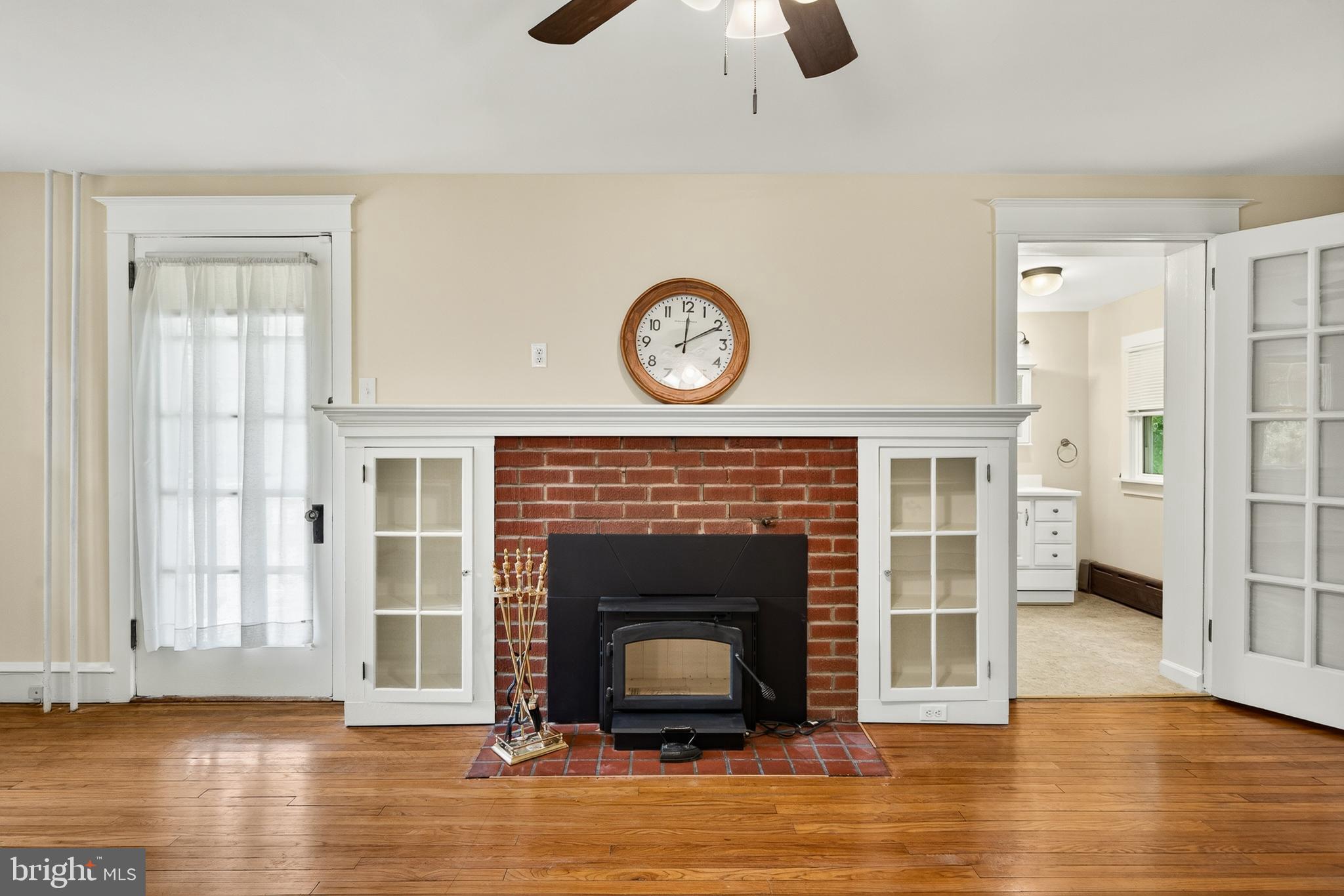 113 South Valley Road Paoli, PA 19301 - Photo 12 of 39 Living room