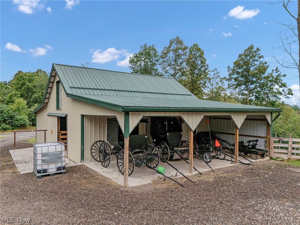 32800 Clendening Lake Road Freeport, OH 43973 - Photo 12 of 39 View of barn