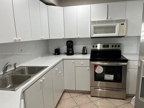 $2,500 | 3725 South Ocean Drive, Unit 615, Hollywood, FL 33019