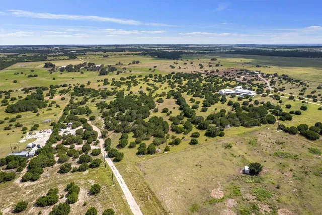 $390,000 | 999 County Road 217, Florence, TX 76527