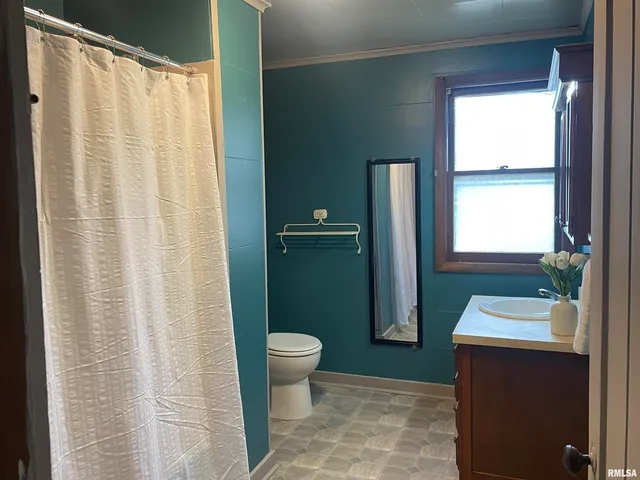 $110,000 | 403 East Chestnut Street, Geneseo, IL 61254