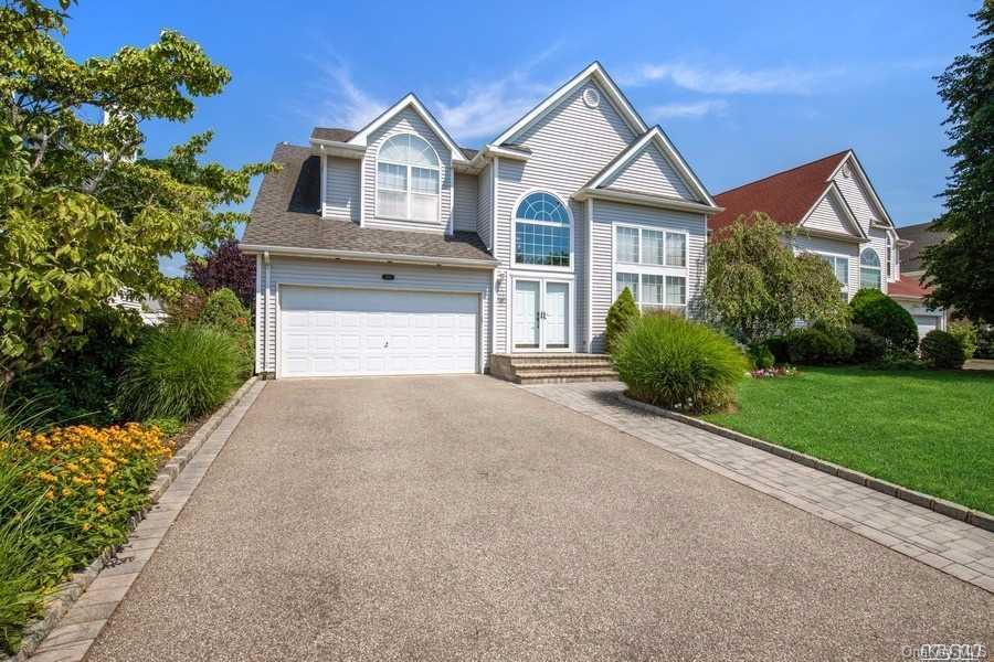 128 Raspberry Court Melville, NY 11747 - Photo 1 of 1 2 Car Garage, Cul-De-Sac