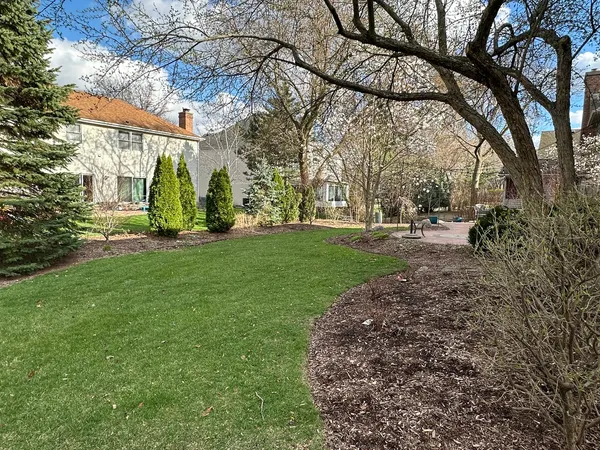 $850,000 | 317 North Westminster Drive, Palatine, IL 60067
