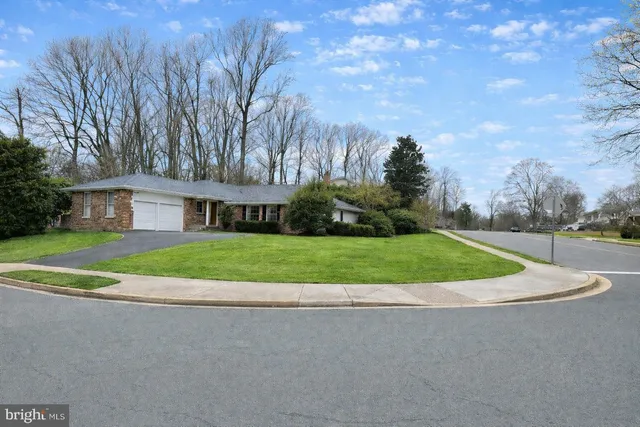 $899,999 | 8100 Langbrook Road, Springfield, VA 22152