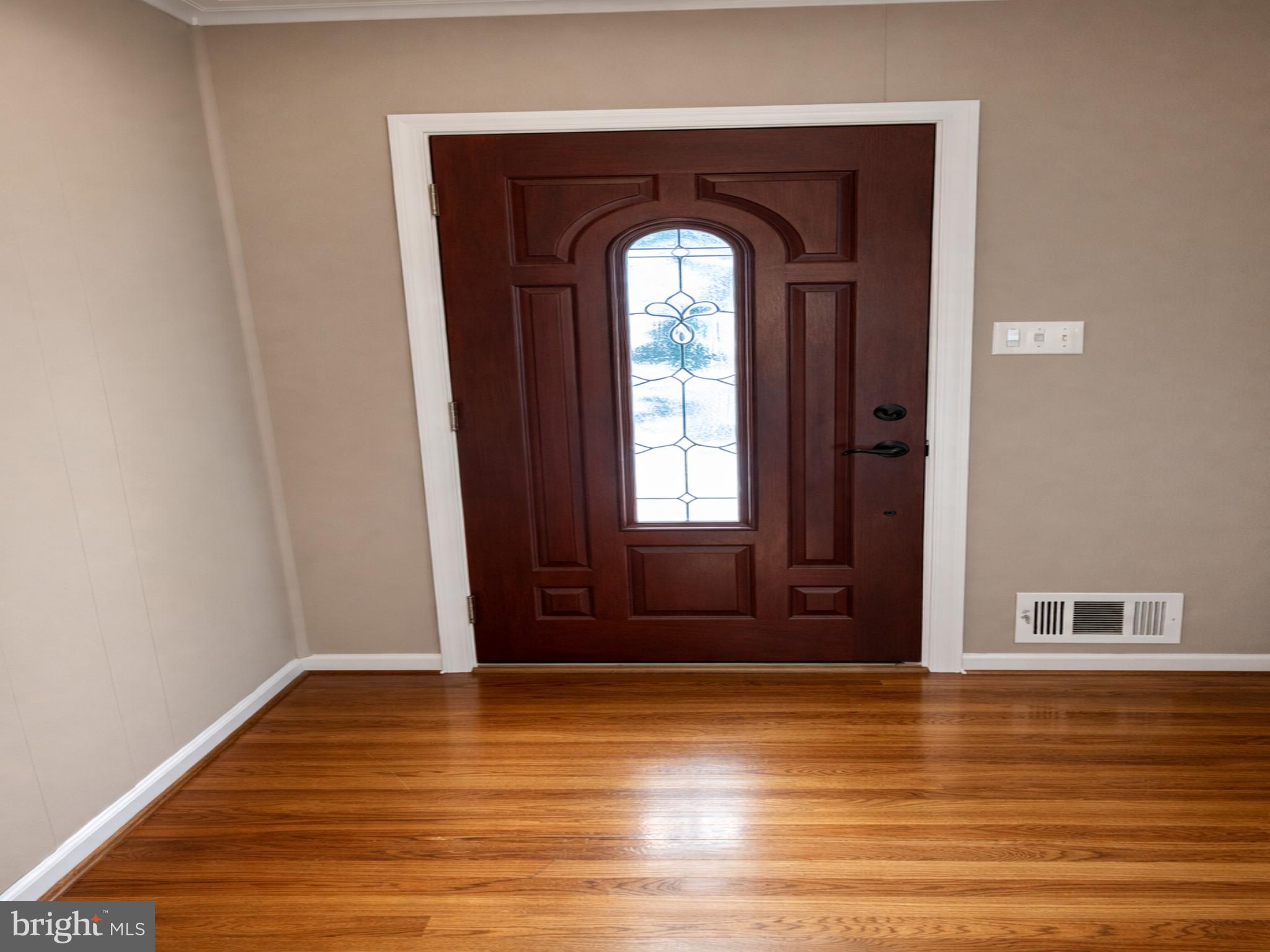 8100 Langbrook Road Springfield, VA 22152 - Photo 3 of 28 Foyer- ai enhanced