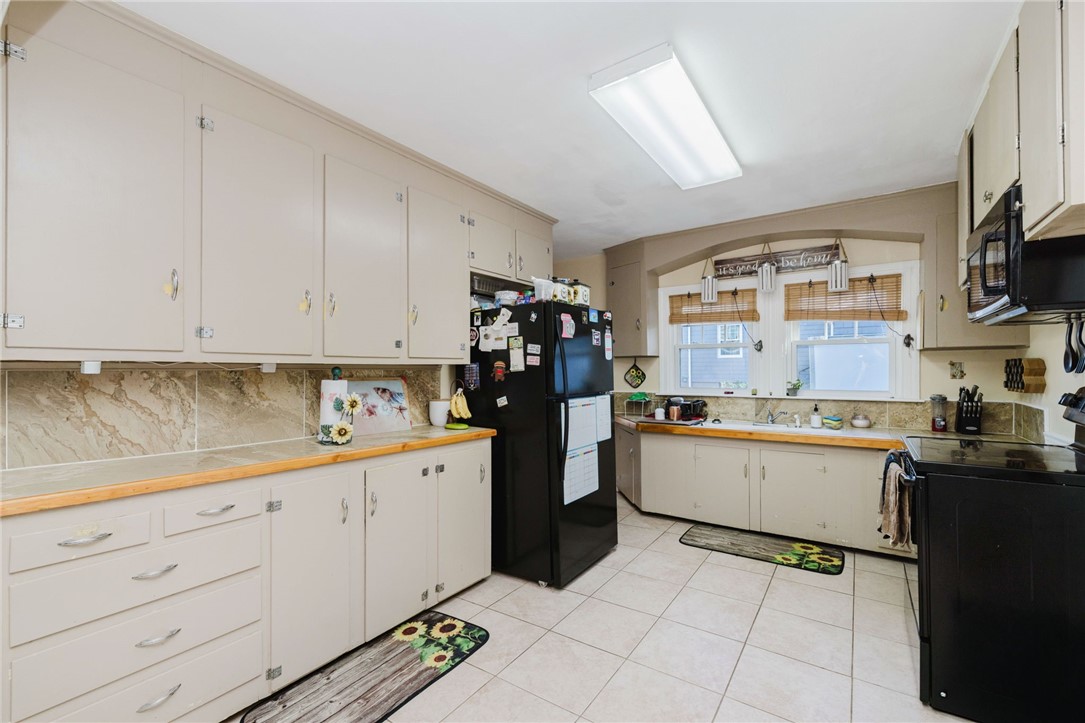 75 Randolph Avenue Tiverton, RI 02878 - Photo 6 of 15