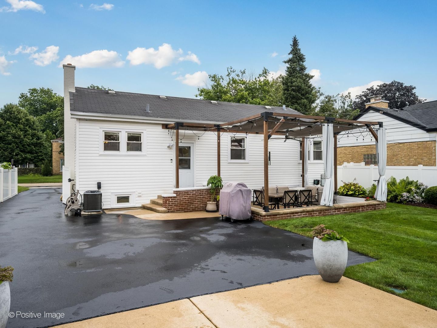 1438 Hoffman Avenue Park Ridge, IL 60068 - Photo 4 of 28 Gallery Image 4