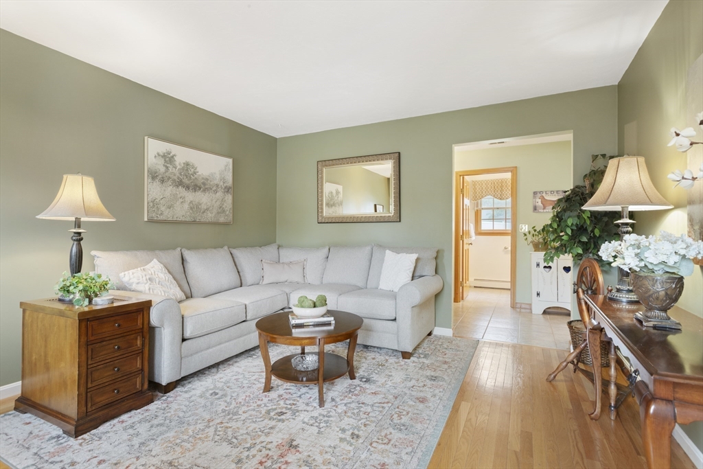 15 Little Tree Road Medway, MA 02053 - Photo 4 of 42