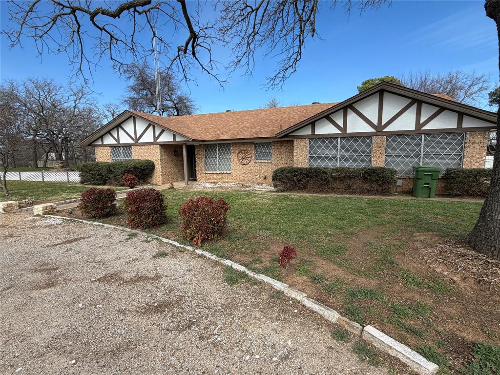 821 East Highway 199 Springtown, TX 76082 - Photo 3 of 23