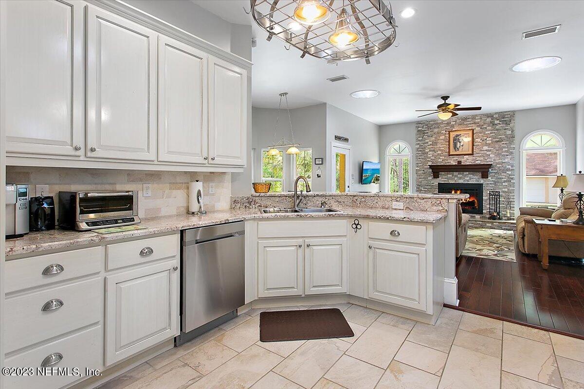 3600 Stratton Road Jacksonville, FL 32221 - Photo 12 of 37 Kitchen