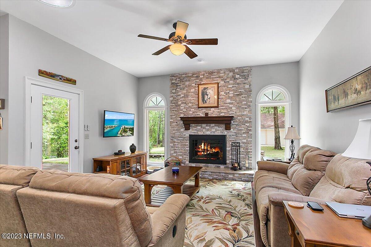 3600 Stratton Road Jacksonville, FL 32221 - Photo 9 of 37 Family Room
