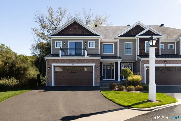 $864,900 | 13 Yorkshire Court, Unit 13, Farmington, CT 06032