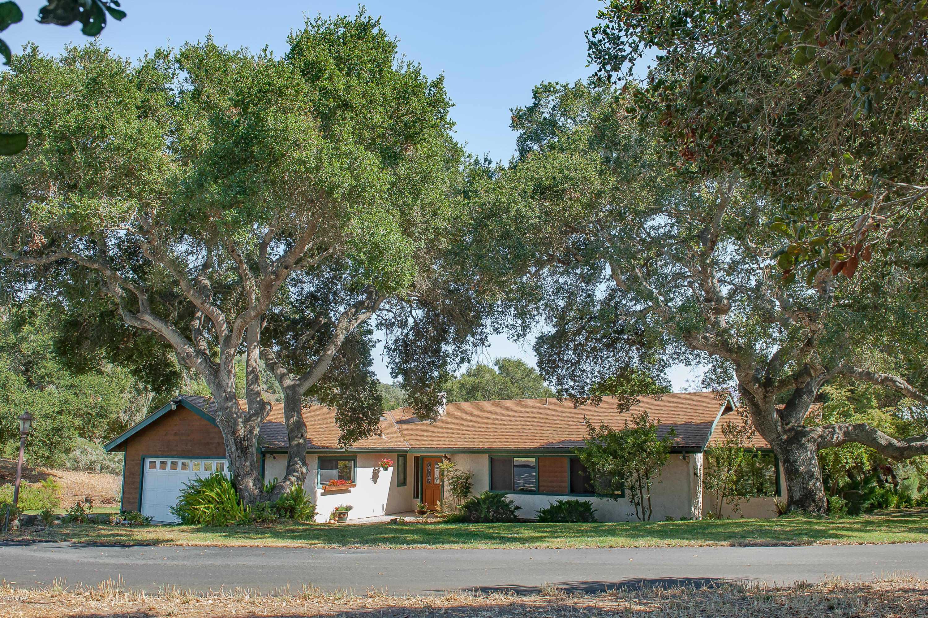 2980 Flora Lompoc, CA 93436 - Photo 1 of 92 FRONT