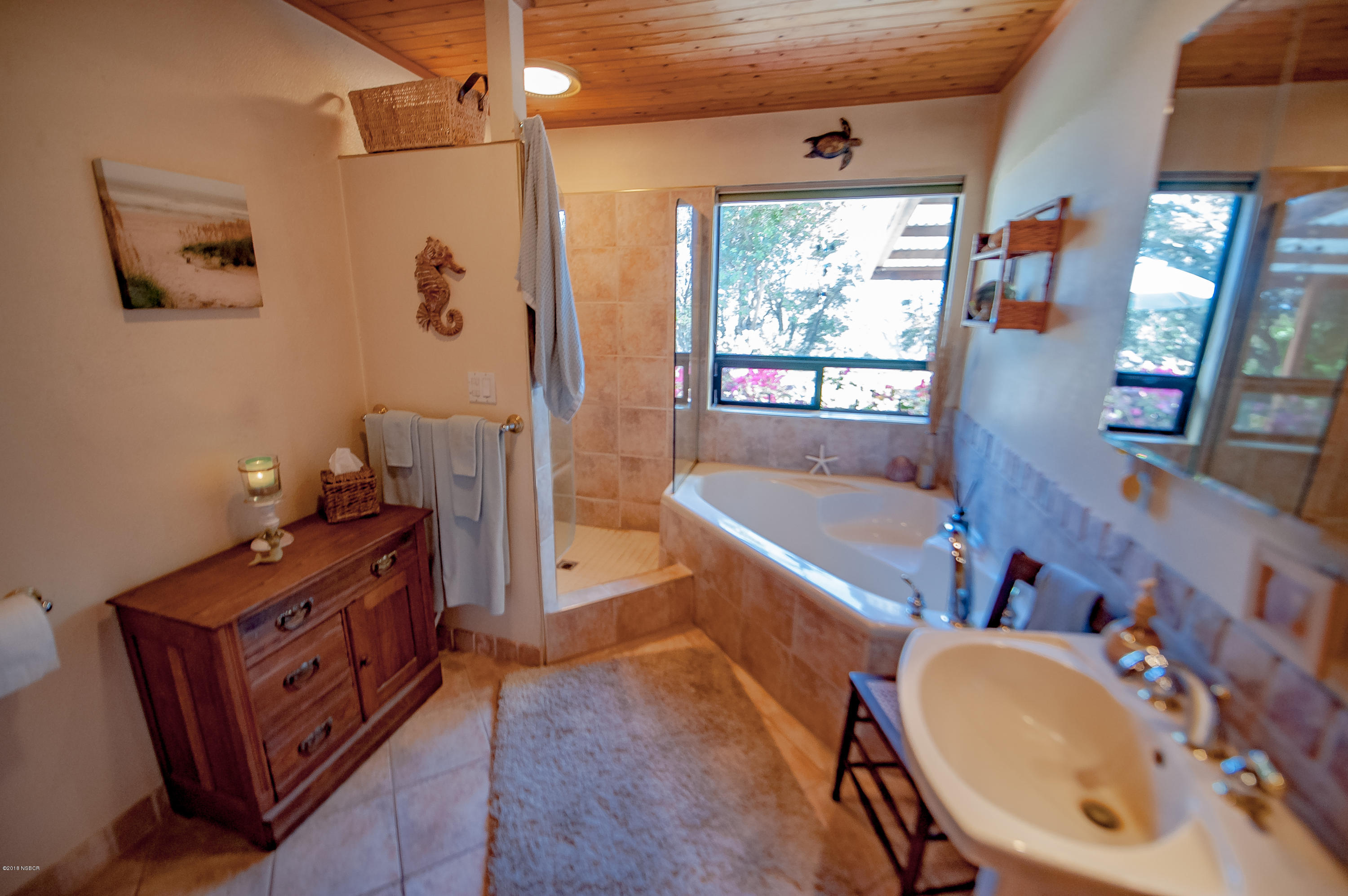 2980 Flora Lompoc, CA 93436 - Photo 17 of 92 FRONT BATH